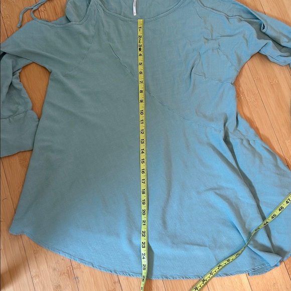 Free People Blue Clear Skies Cold Shoulder Tunic Dress size women’s Medium - Picture 9 of 9